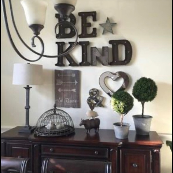 Wall grouping “Be Kind , be brave &💚” - Picture 1 of 1